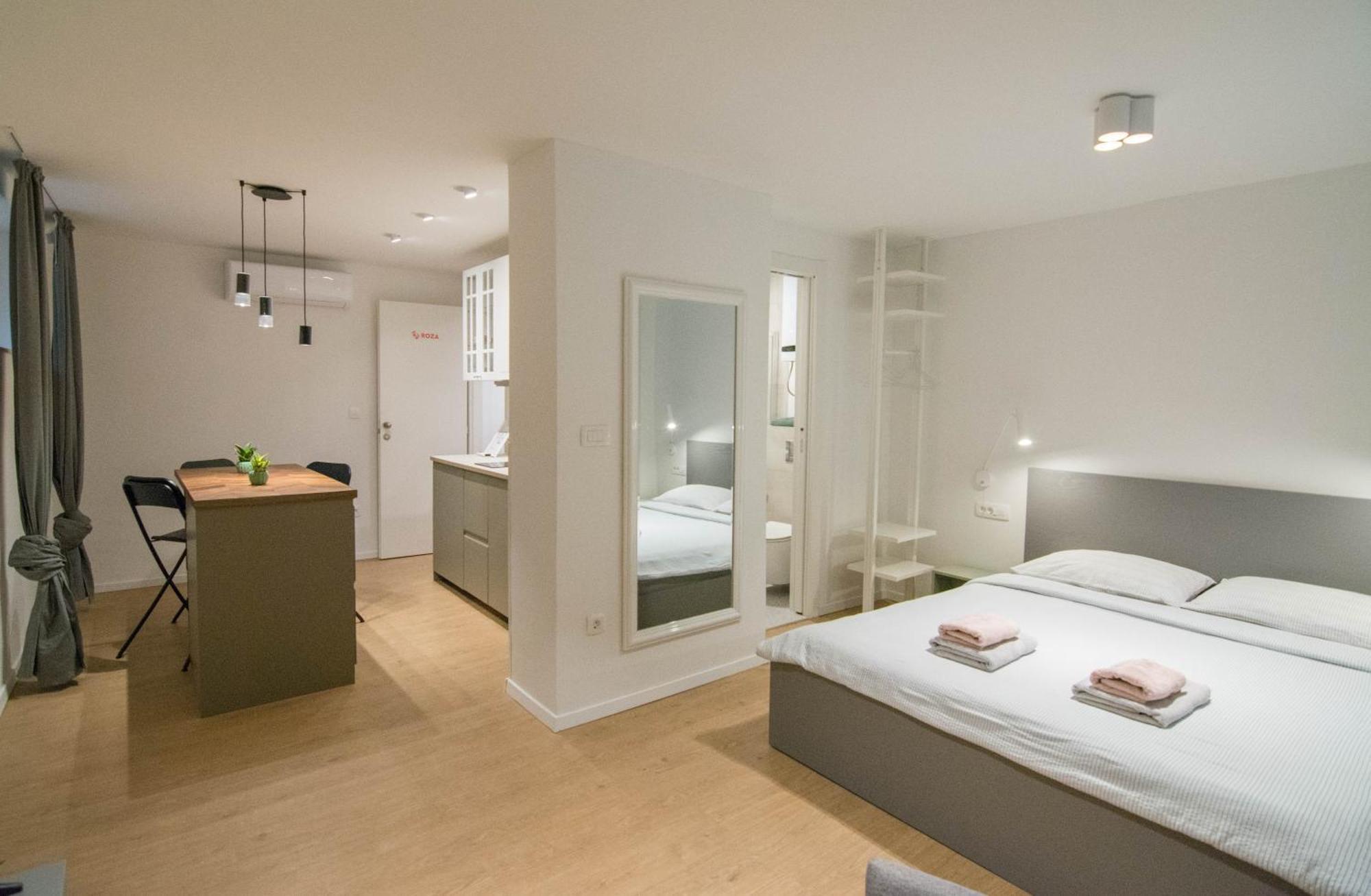 Romiru Rooms And Studio Apartment Split Exterior foto