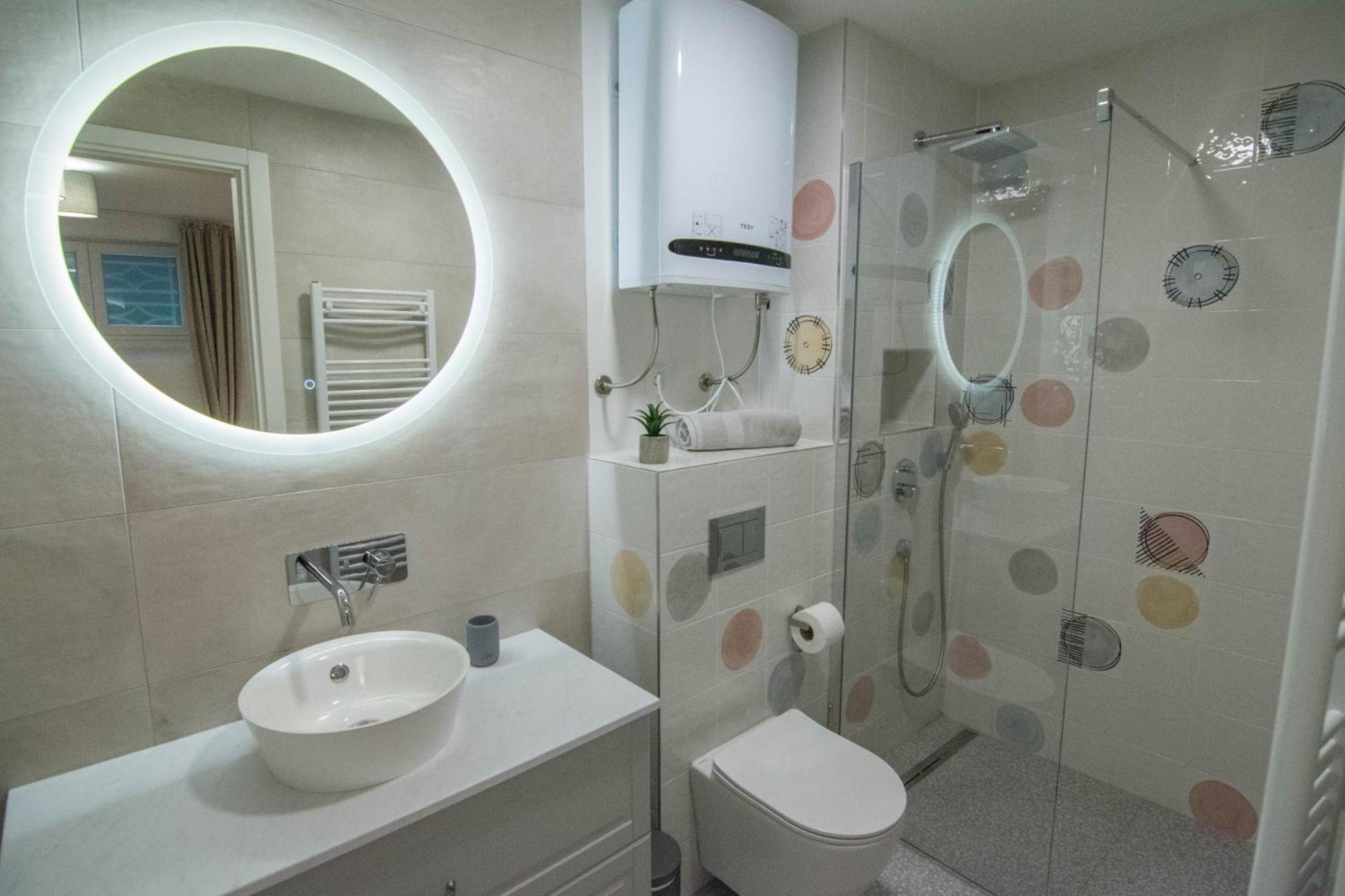 Romiru Rooms And Studio Apartment Split Exterior foto